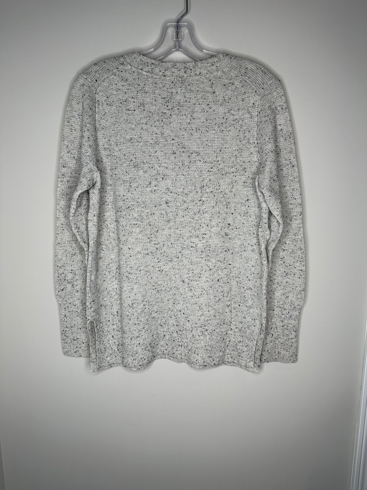 GAP Size M Light Gray w/Black Fleck V-Neck Sweater