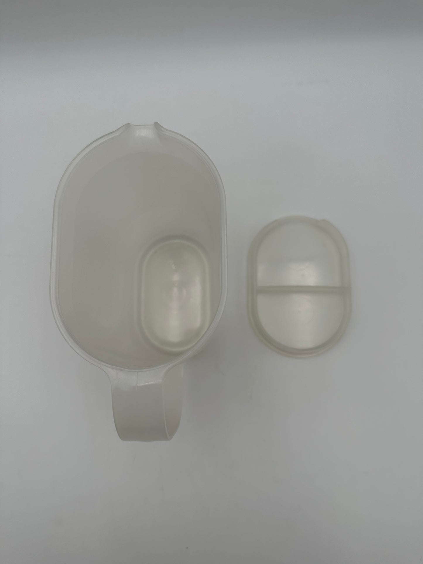 Tupperware Clear Slim 1 Quart Pitcher