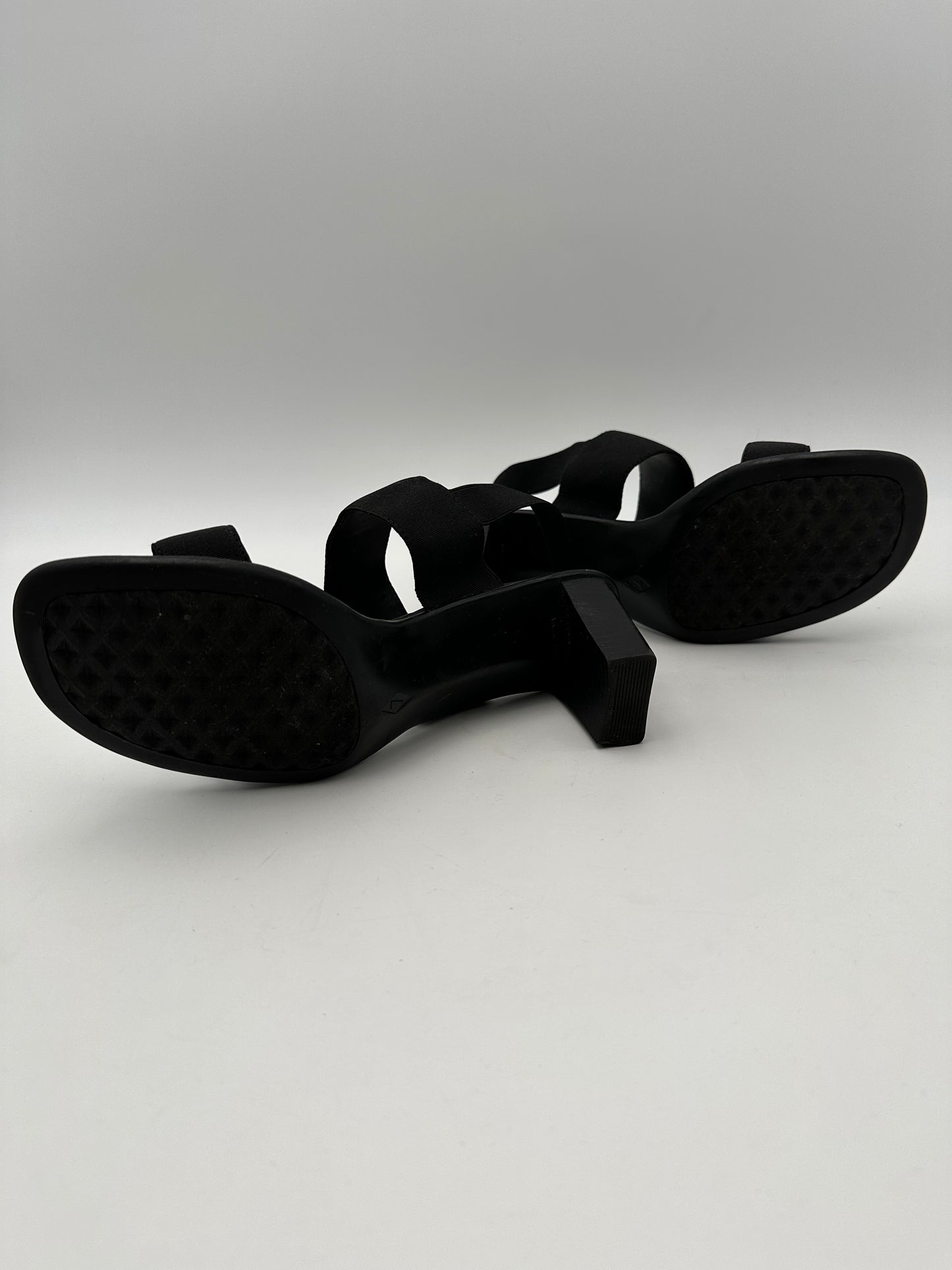 Cherokee Size 7 Black Elastic Band Slip-On Heel Sandals