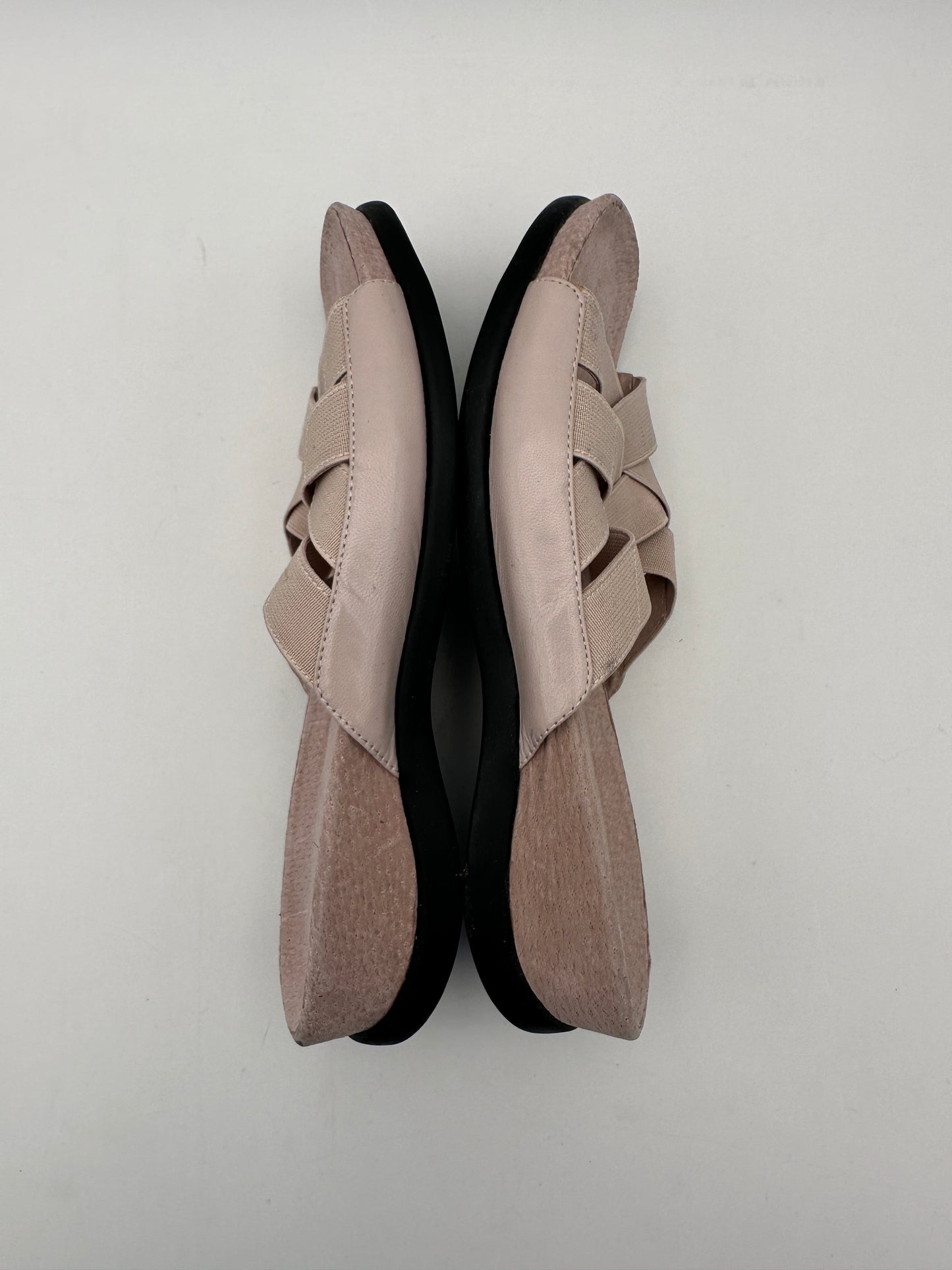 Bellini Size 7M Light Pink "Fabianna" Leather Slip-On Sandals