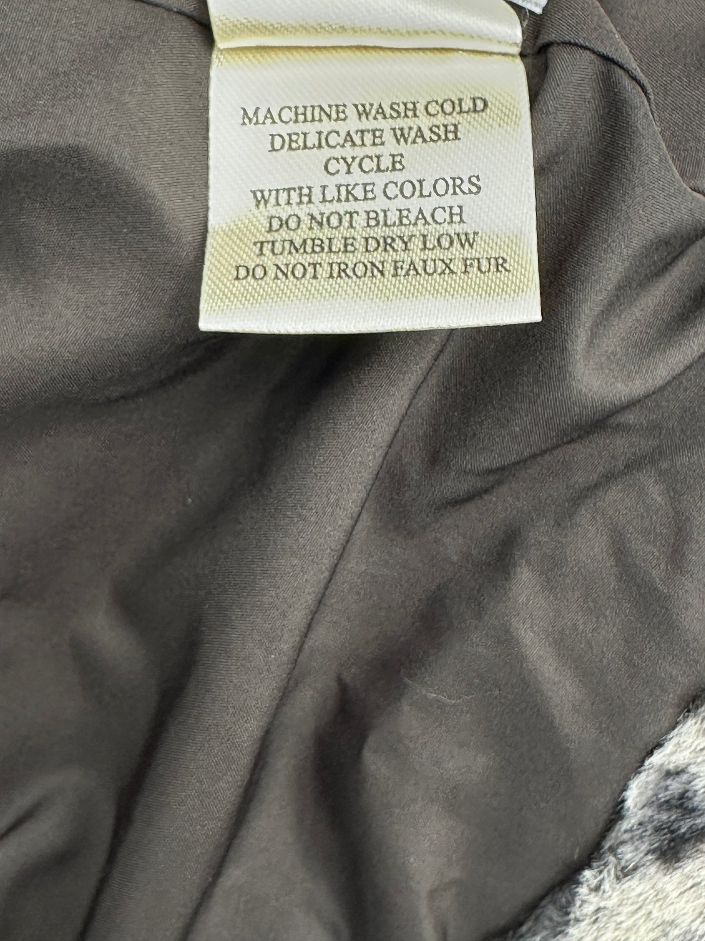 dylan Size XS Gray Leopard Snap Vest Animal Print Faux Fur Vest