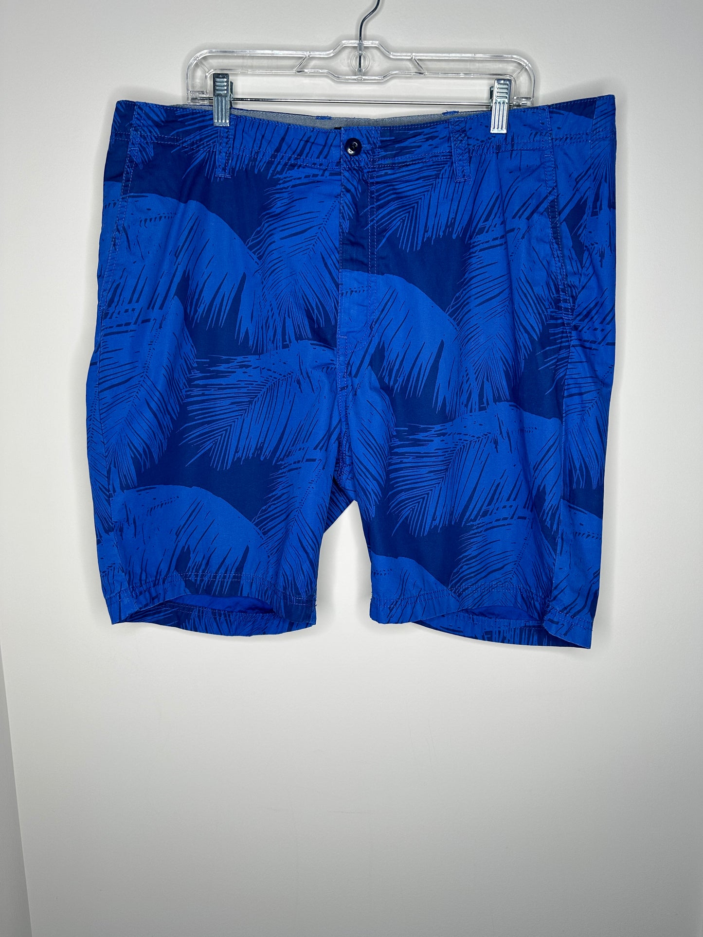 Nautica Size 38W Blue Botanical Print Shorts, 8.25" inseam