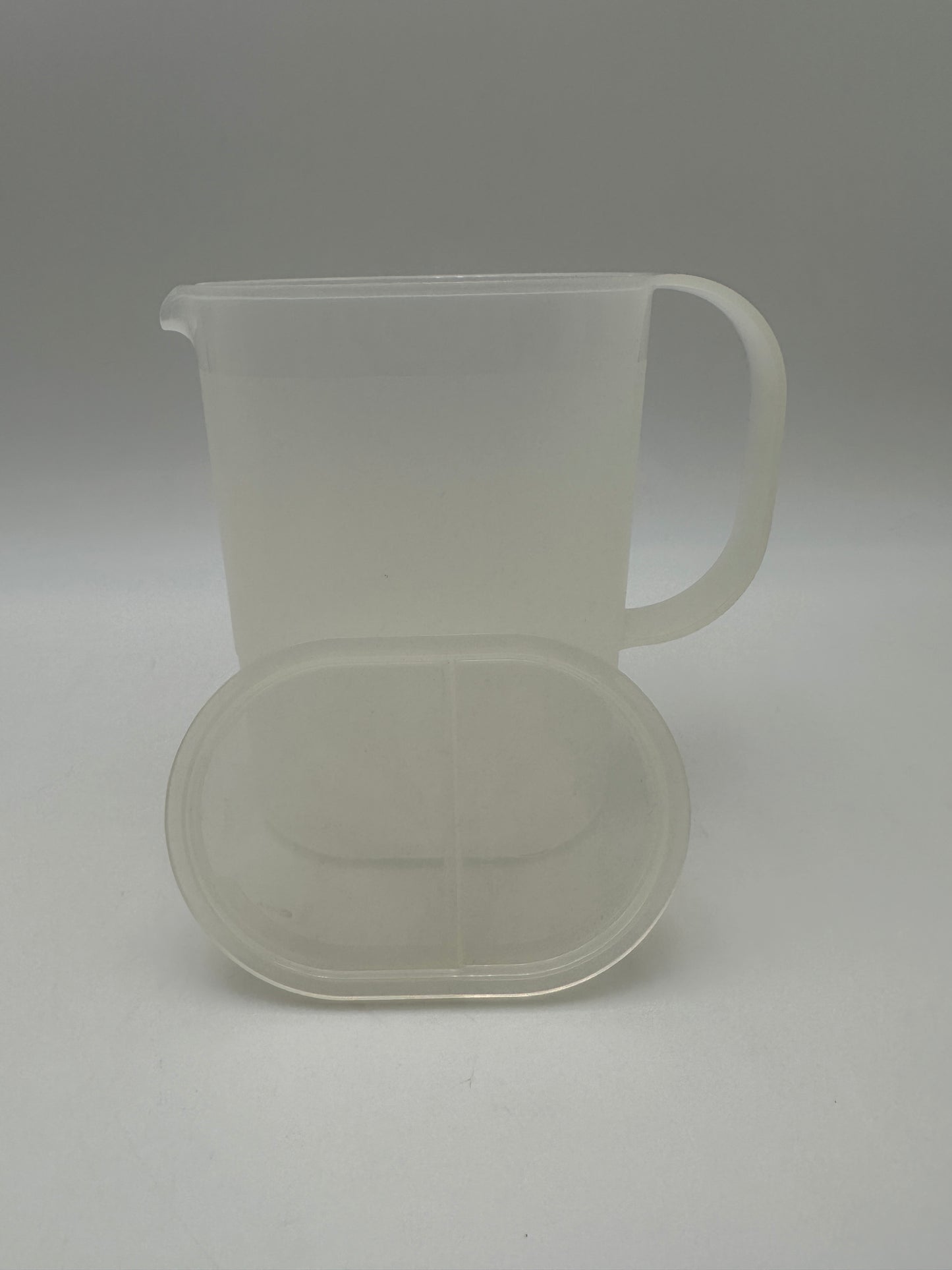 Tupperware Clear Slim 1 Quart Pitcher