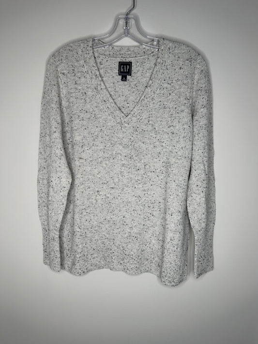 GAP Size M Light Gray w/Black Fleck V-Neck Sweater