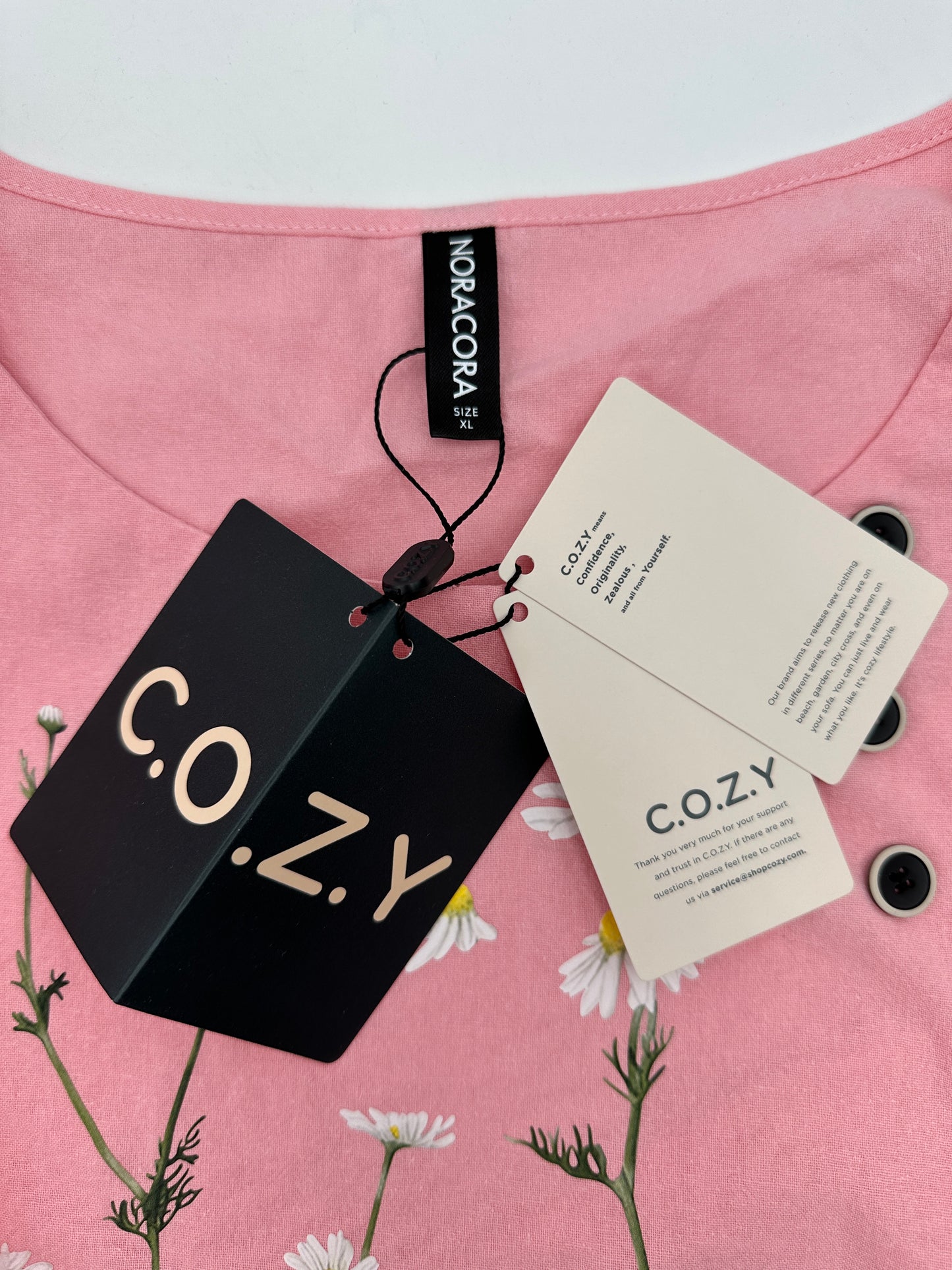 Noracora Size XL Light Pink w/Daisies Long Sleeve Top, new/NWT