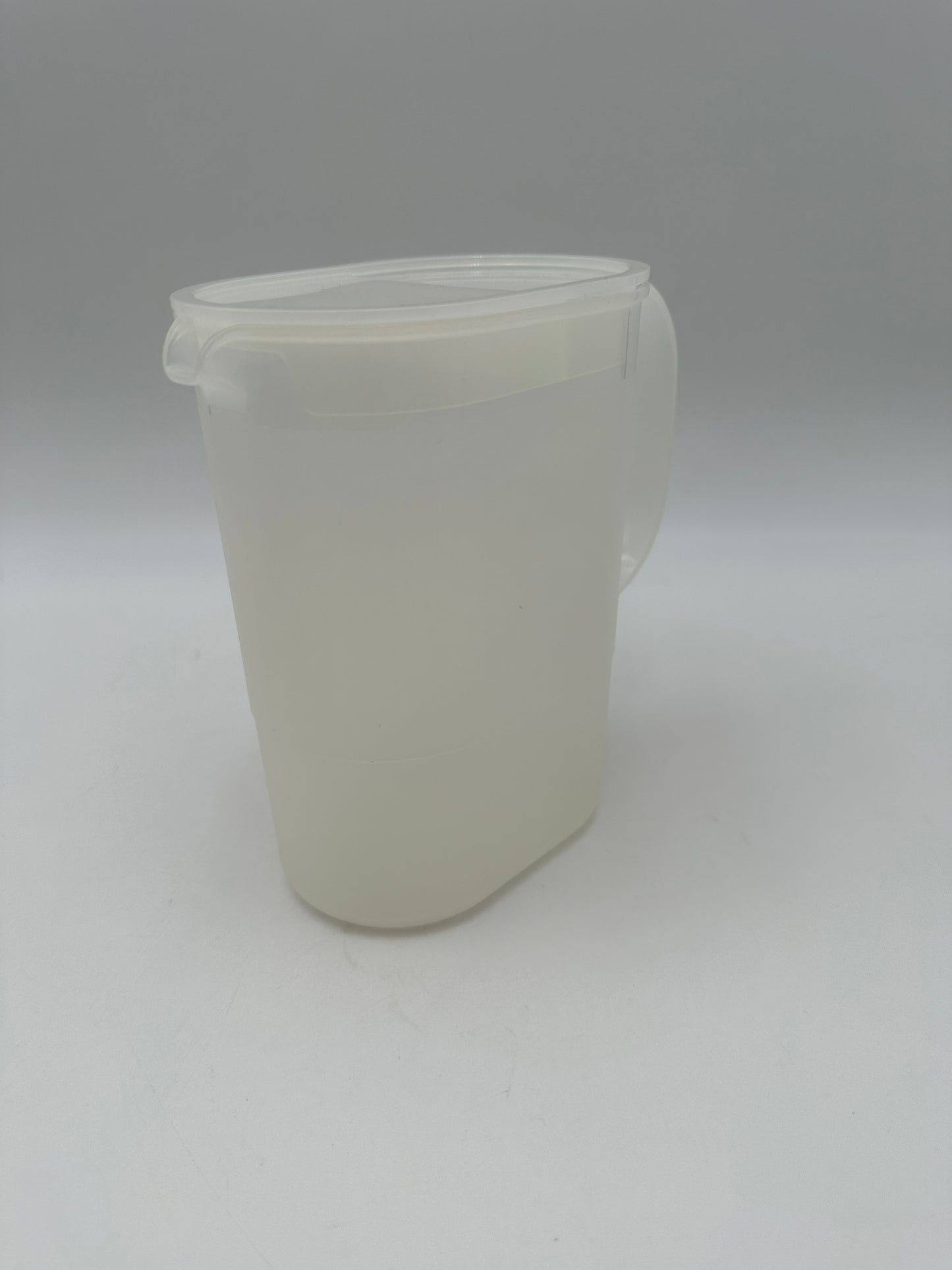Tupperware Clear Slim 1 Quart Pitcher