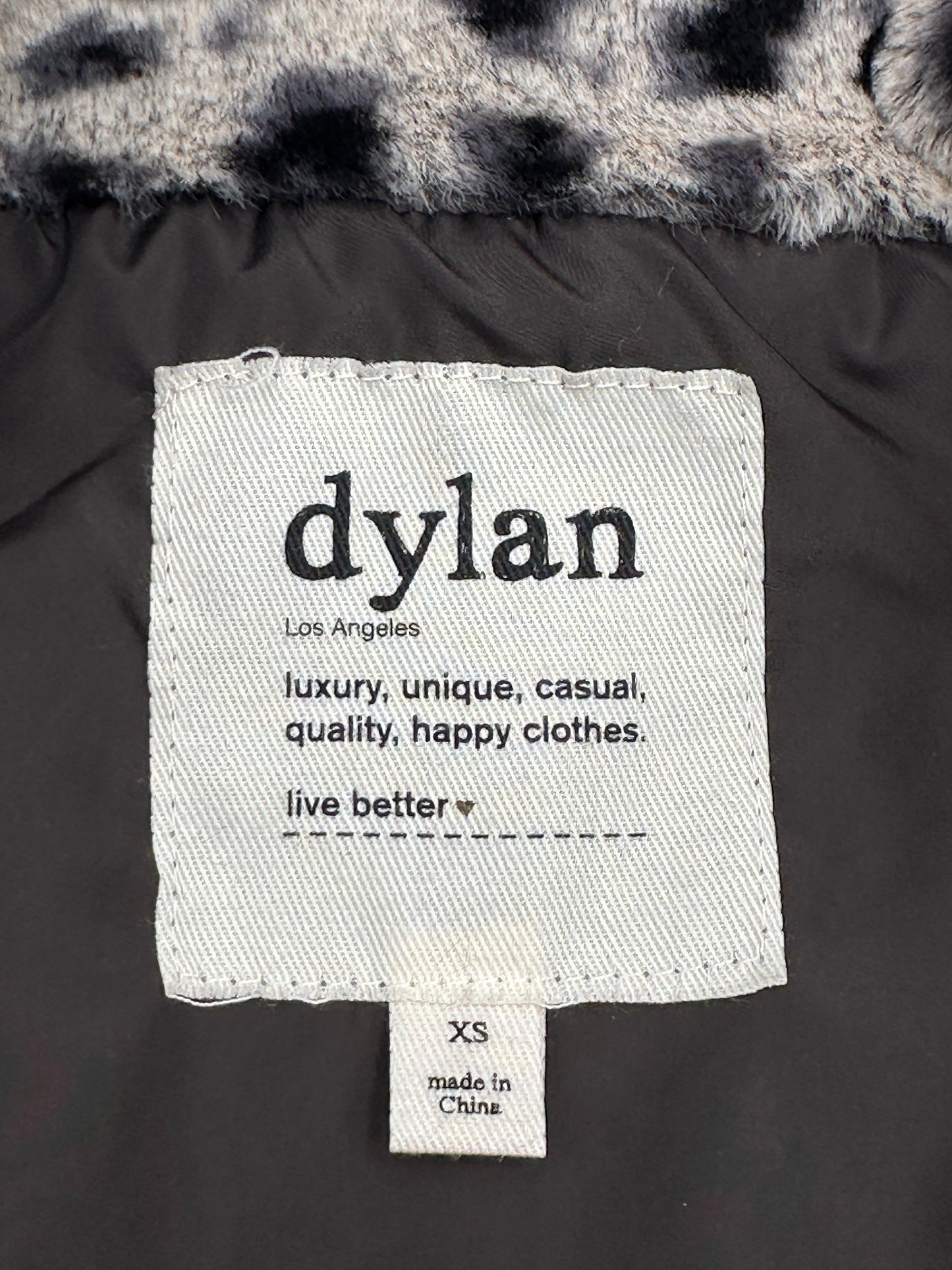 dylan Size XS Gray Leopard Snap Vest Animal Print Faux Fur Vest