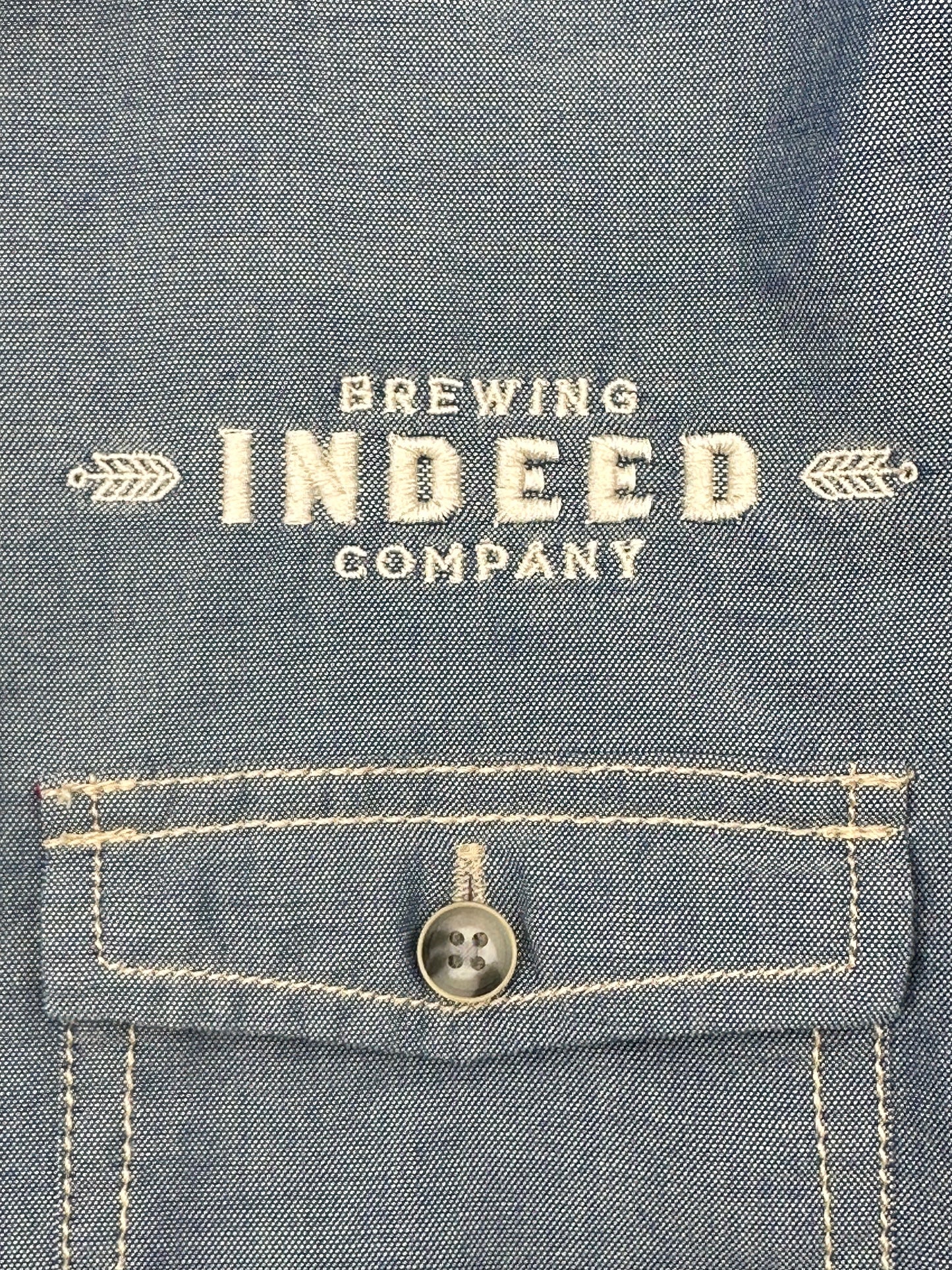 Weatherproof Vintage Size L Blue Chambray "Indeed Brewing" Long Sleeve Shirt