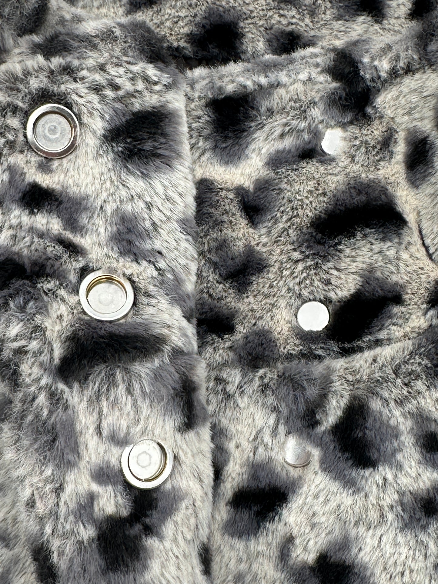 dylan Size XS Gray Leopard Snap Vest Animal Print Faux Fur Vest