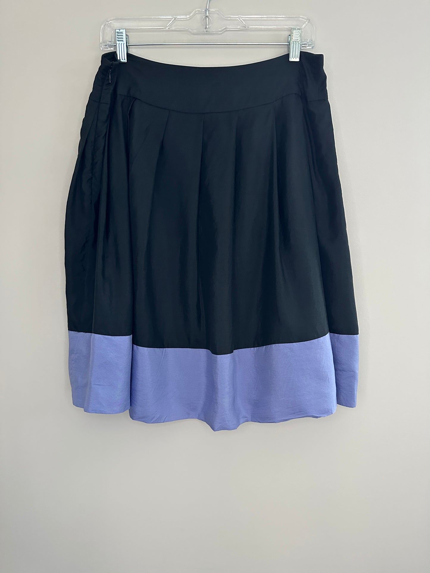 Express Design Studio Size 12 Black w/Blue 100% Silk Pleated A-Line Knee Length Skirt