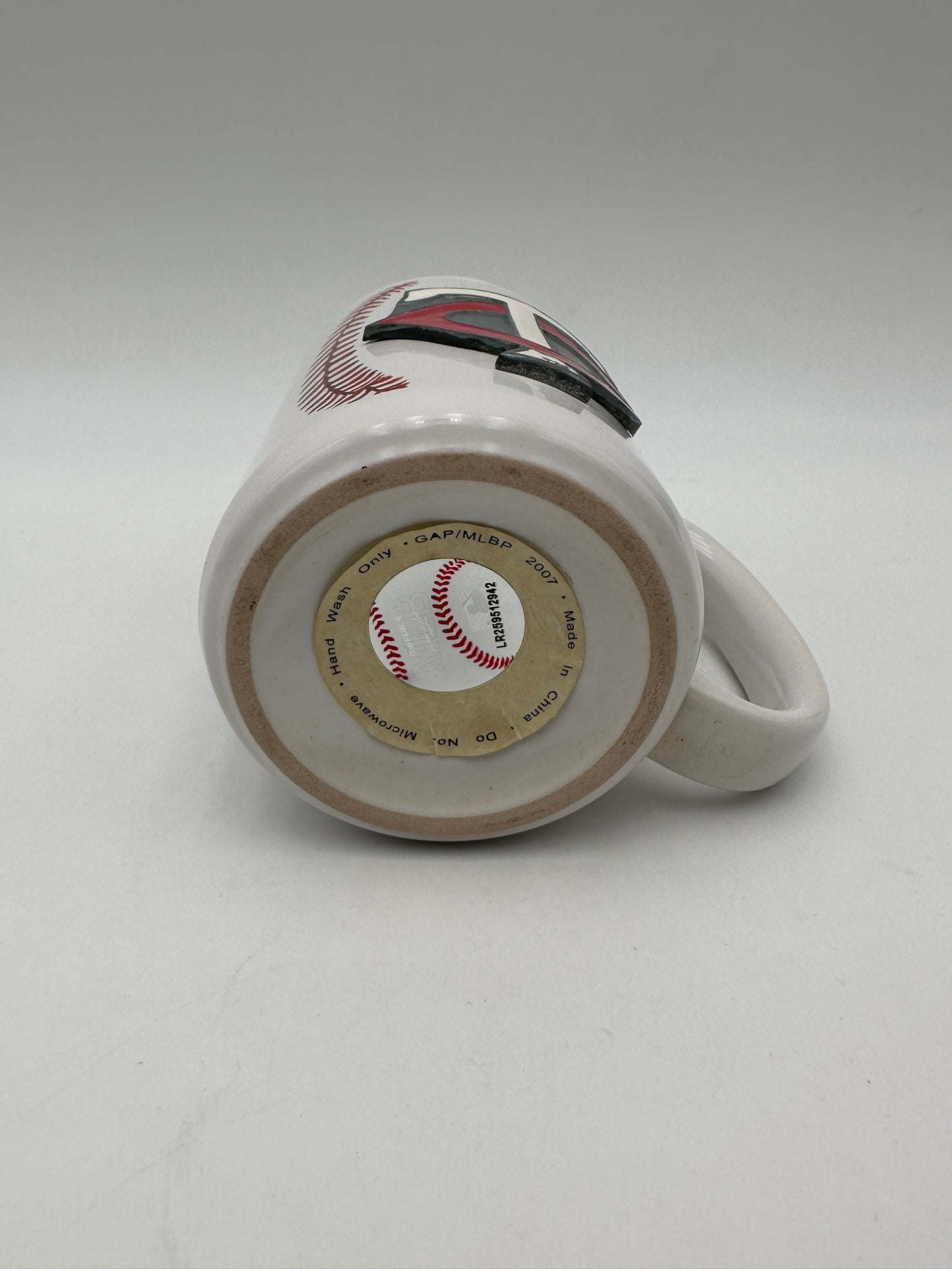 MLB White Ceramic Minnesota Twins Mug w/Metal Logo