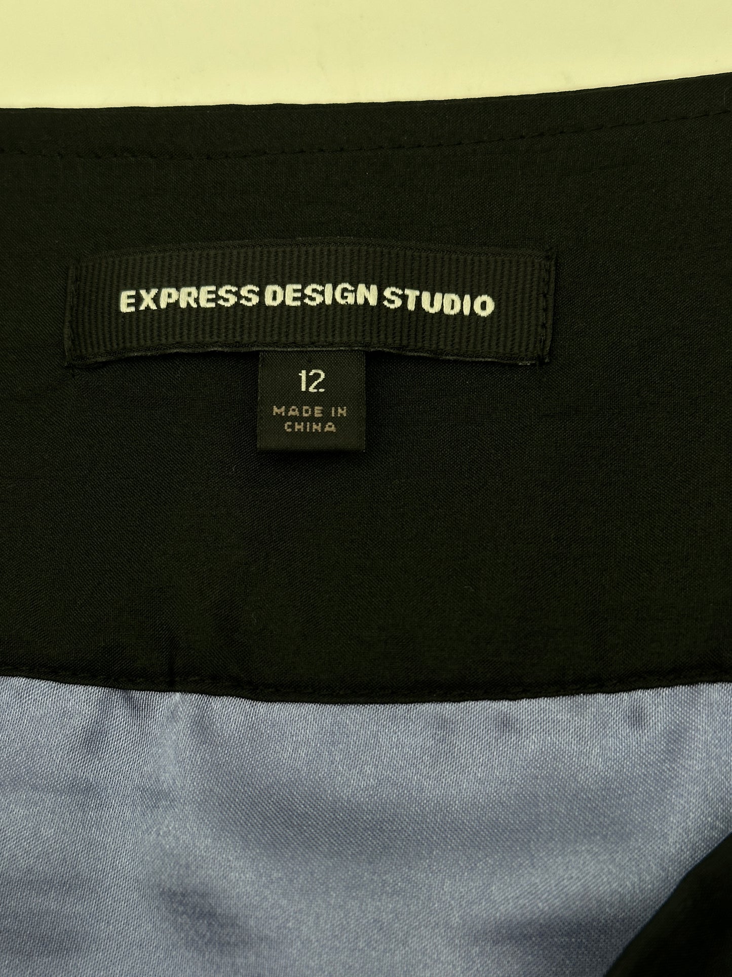 Express Design Studio Size 12 Black w/Blue 100% Silk Pleated A-Line Knee Length Skirt