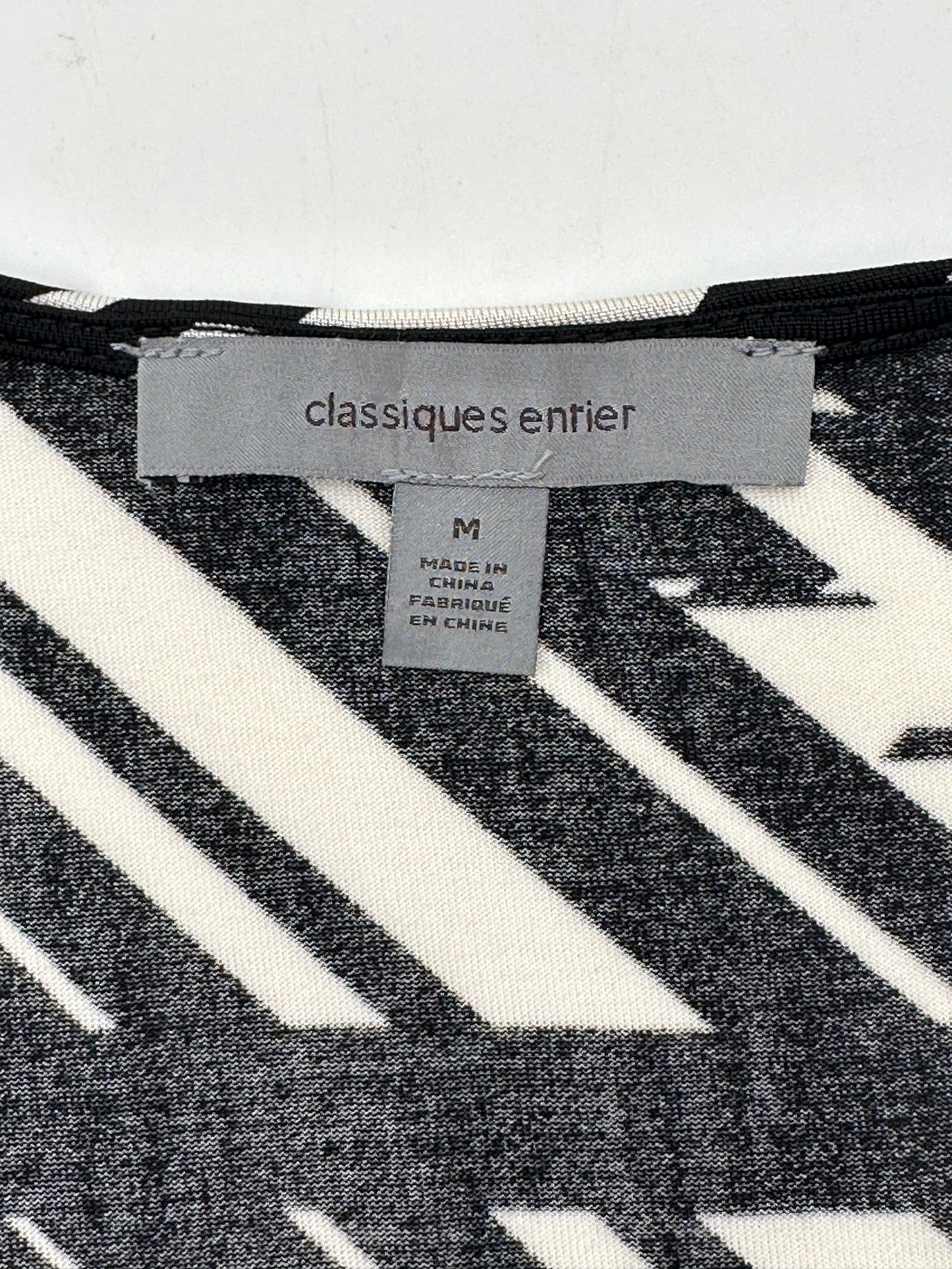 Classiques entier Size M Black & White Patterned Sleeveless Wrap Top