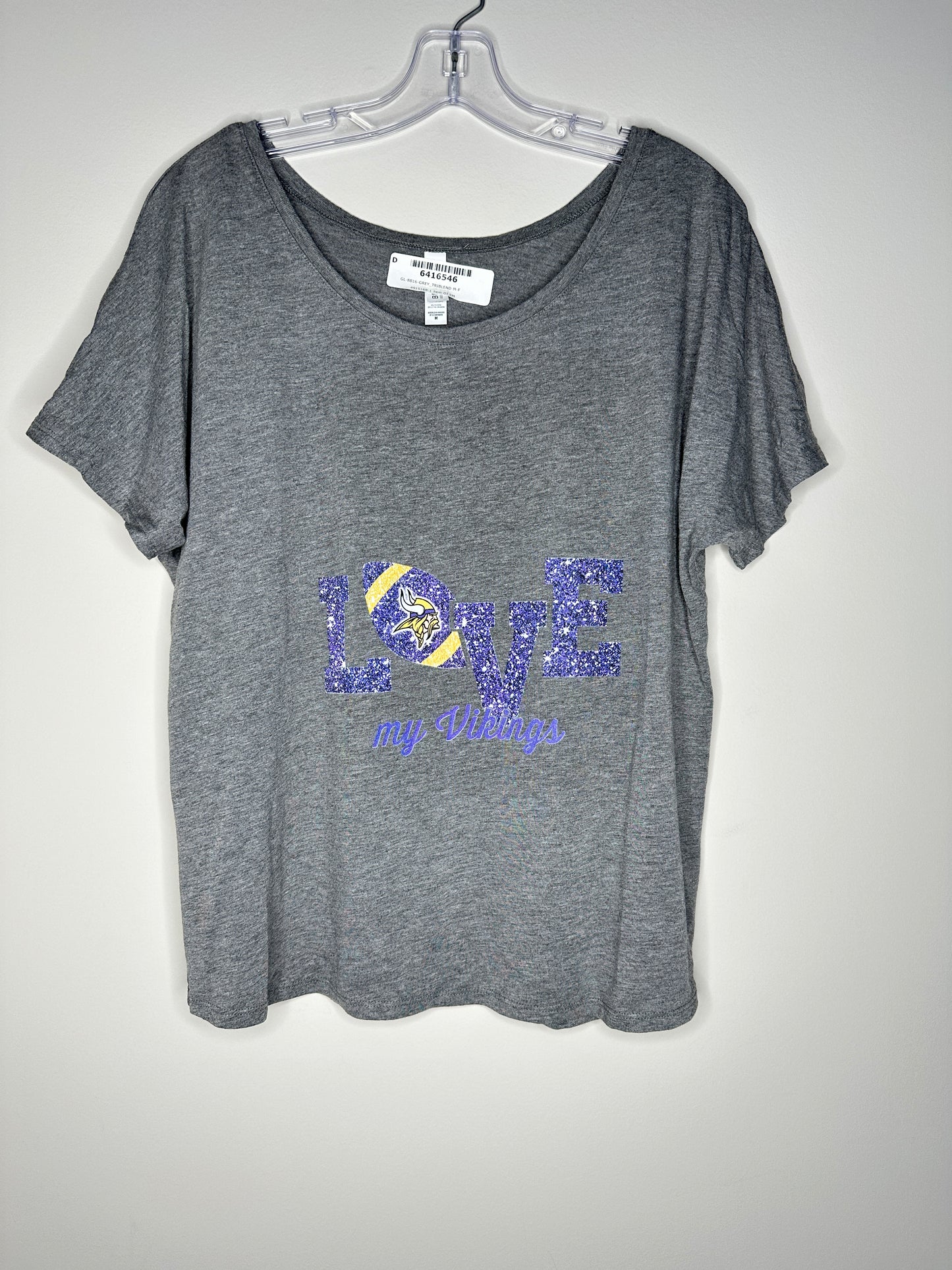Bella Size M Heather Gray "Love my Vikings" Short Sleeve Tee, new (runs large/oversized)