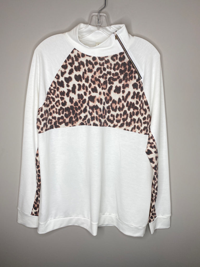 Vanilla Bay Size L White w/Animal Print Long Sleeve Top