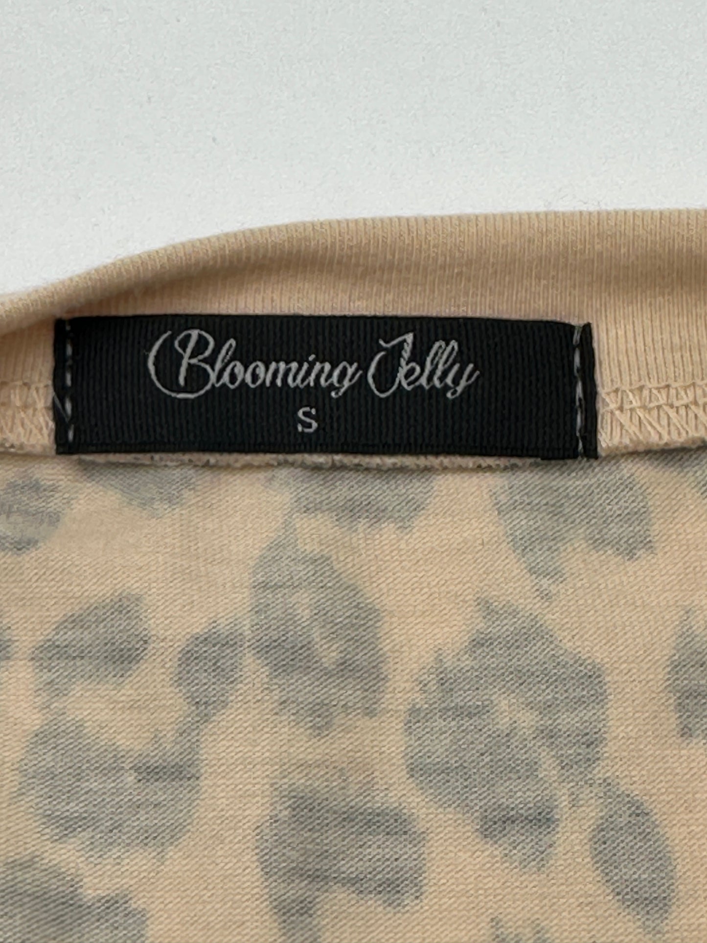Blooming Jelly Size S Tan w/Black Cheetah Print 3/4 Sleeve Top (runs large)
