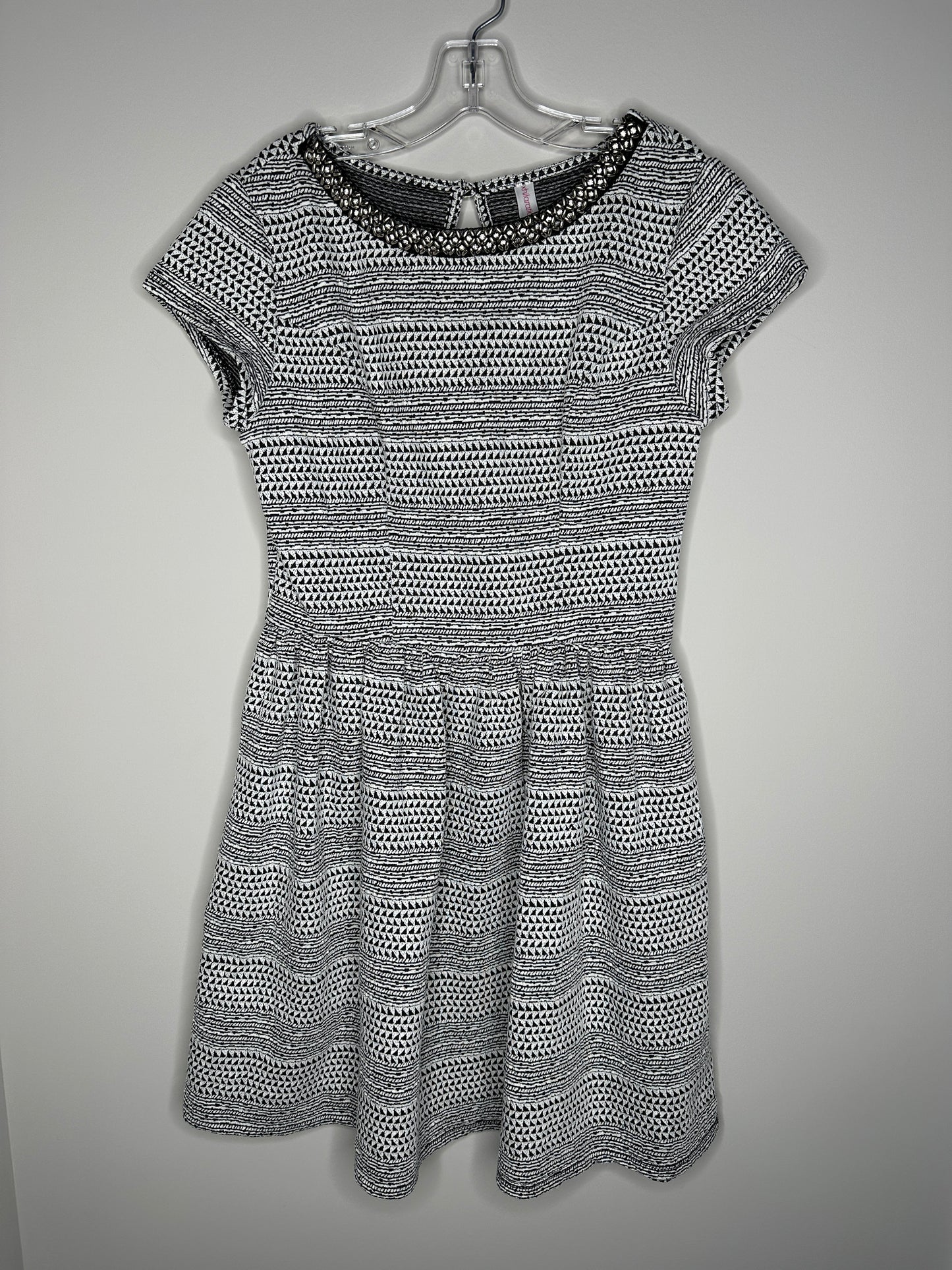 Xhilaration Size S Black & White Geometric Short Sleeve Tunic Dress, EUC