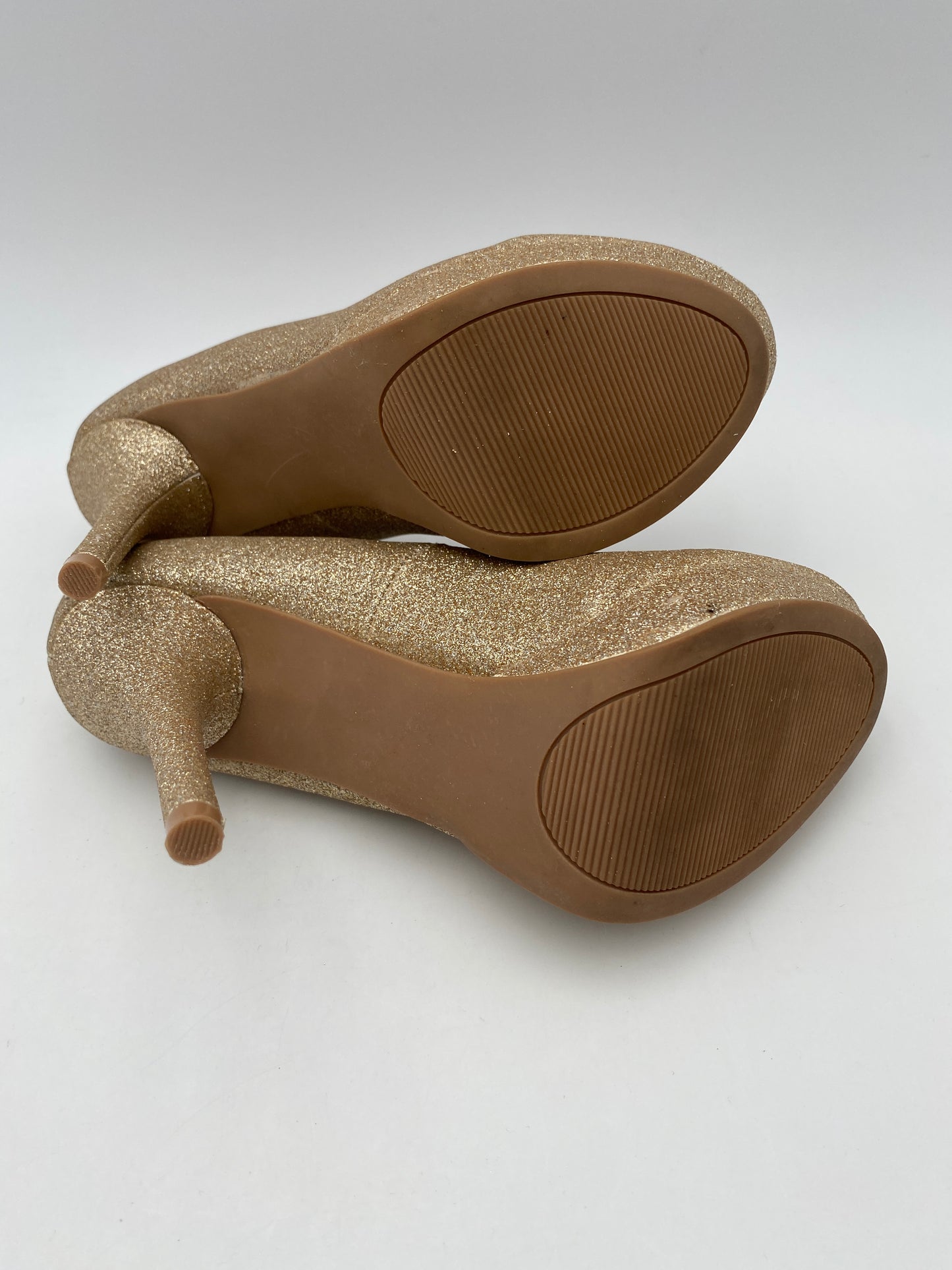 Olsenboye Size 7.5 M Gold Glitter OPepper Platform Pumps, 4.5" heel