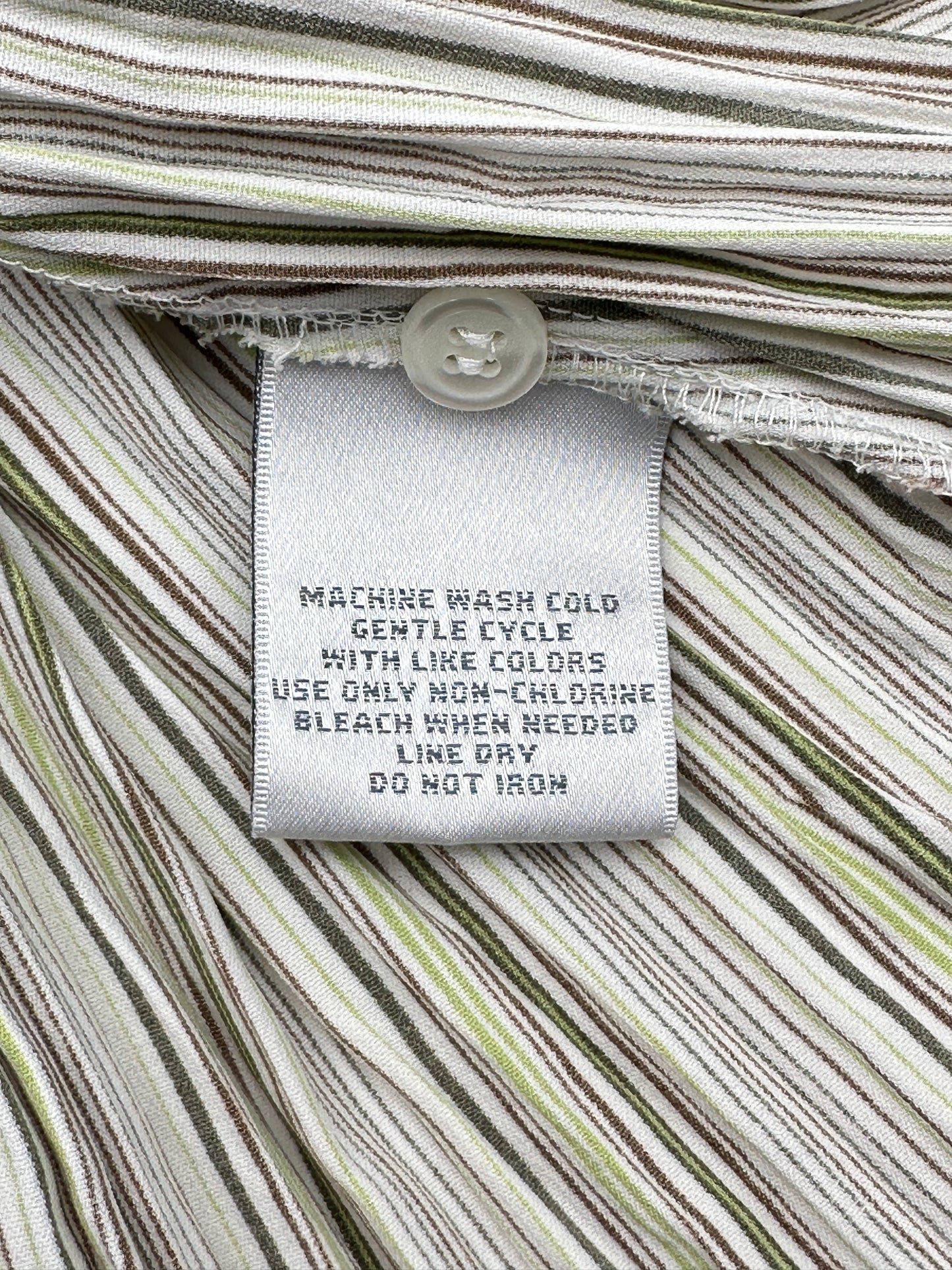 East 5th Size L White Green & Brown Short Sleeve Crinkle Pleated Blouse