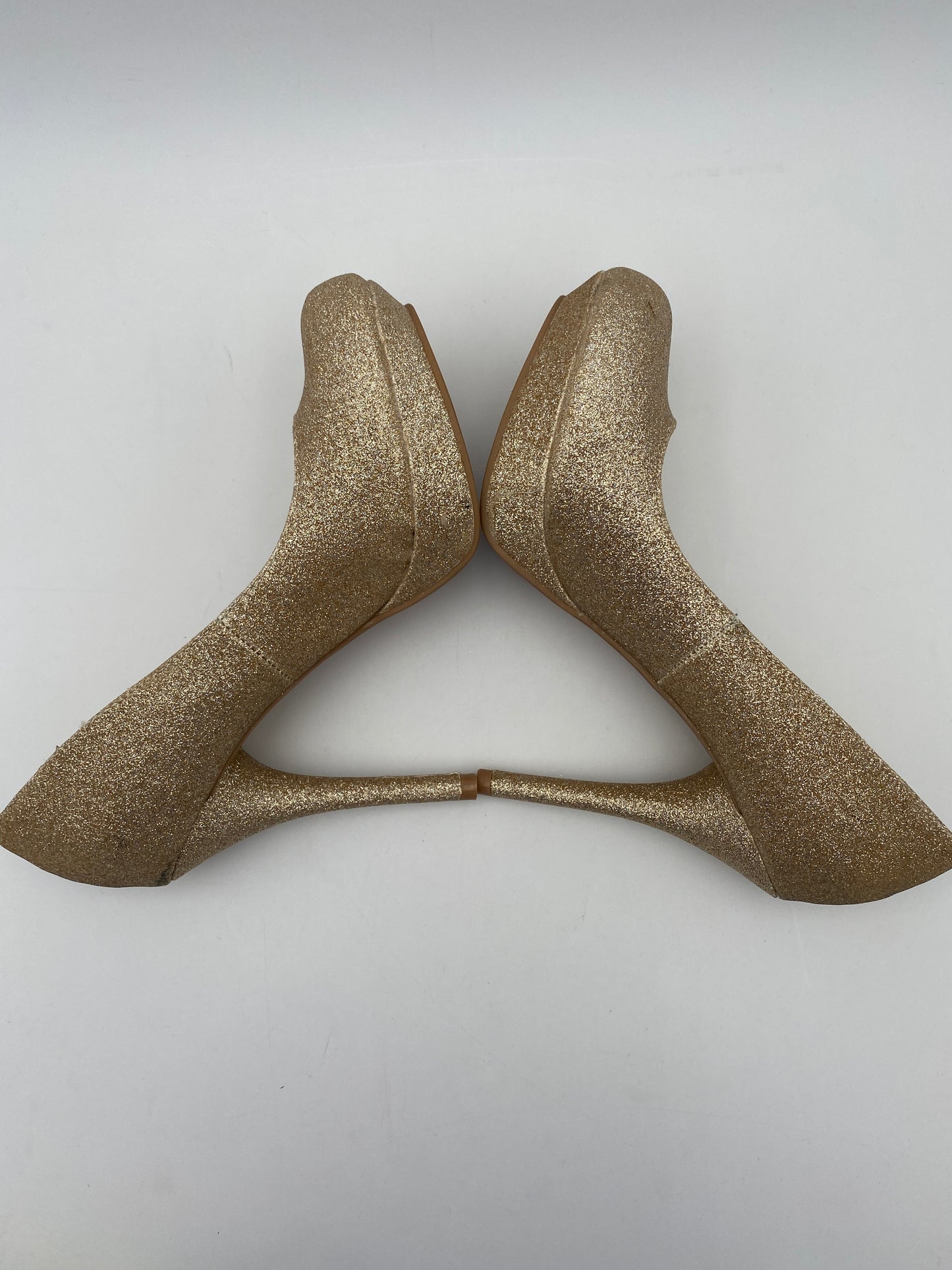 Olsenboye Size 7.5 M Gold Glitter OPepper Platform Pumps, 4.5" heel