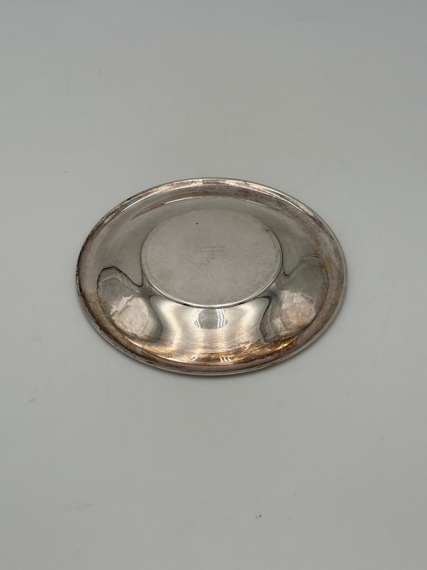 Rogers Silver-Plated Small Round Plate with Flowers on Edge