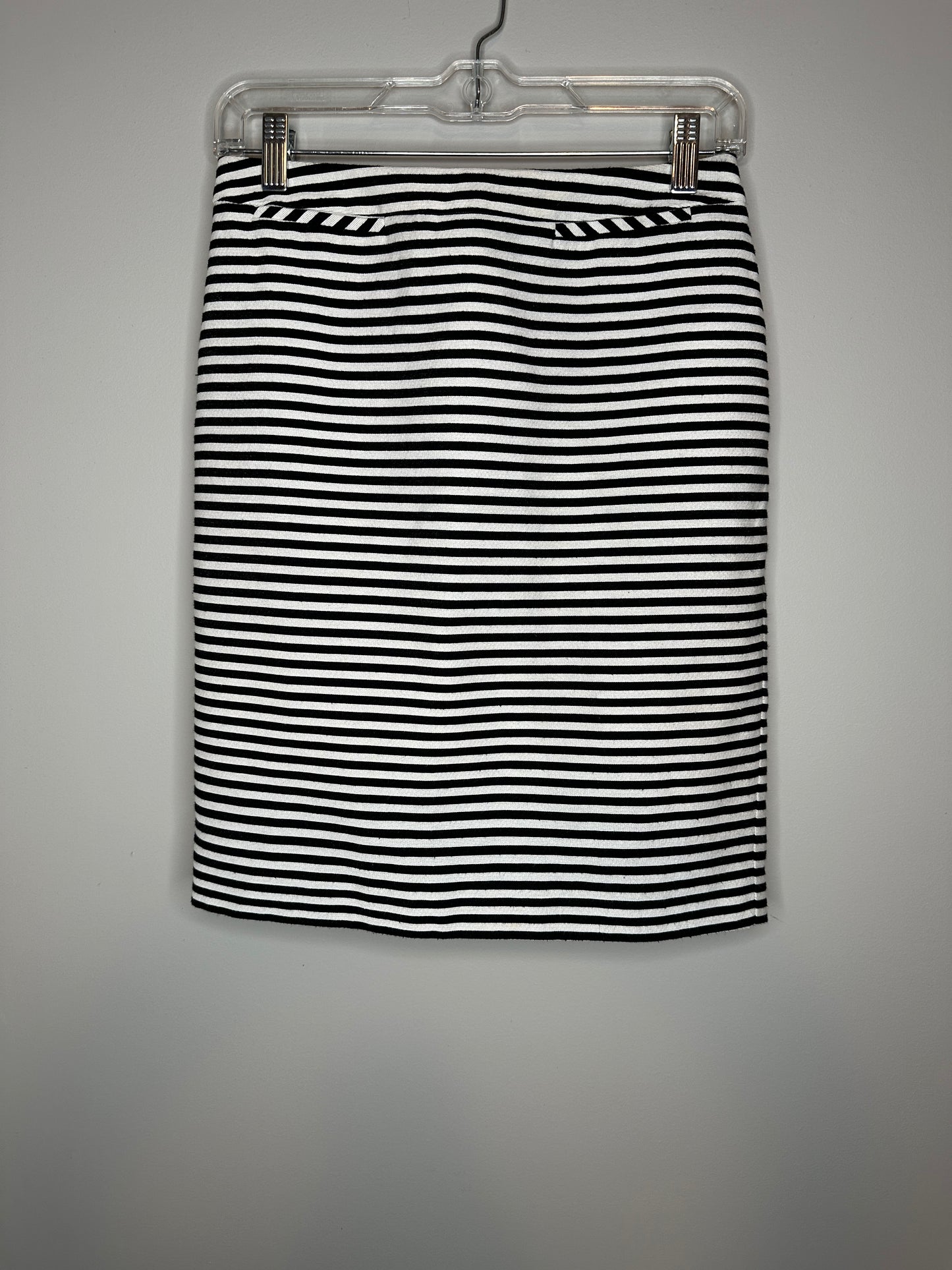 Halogen Size 4 Black & White Striped Pencil Skirt