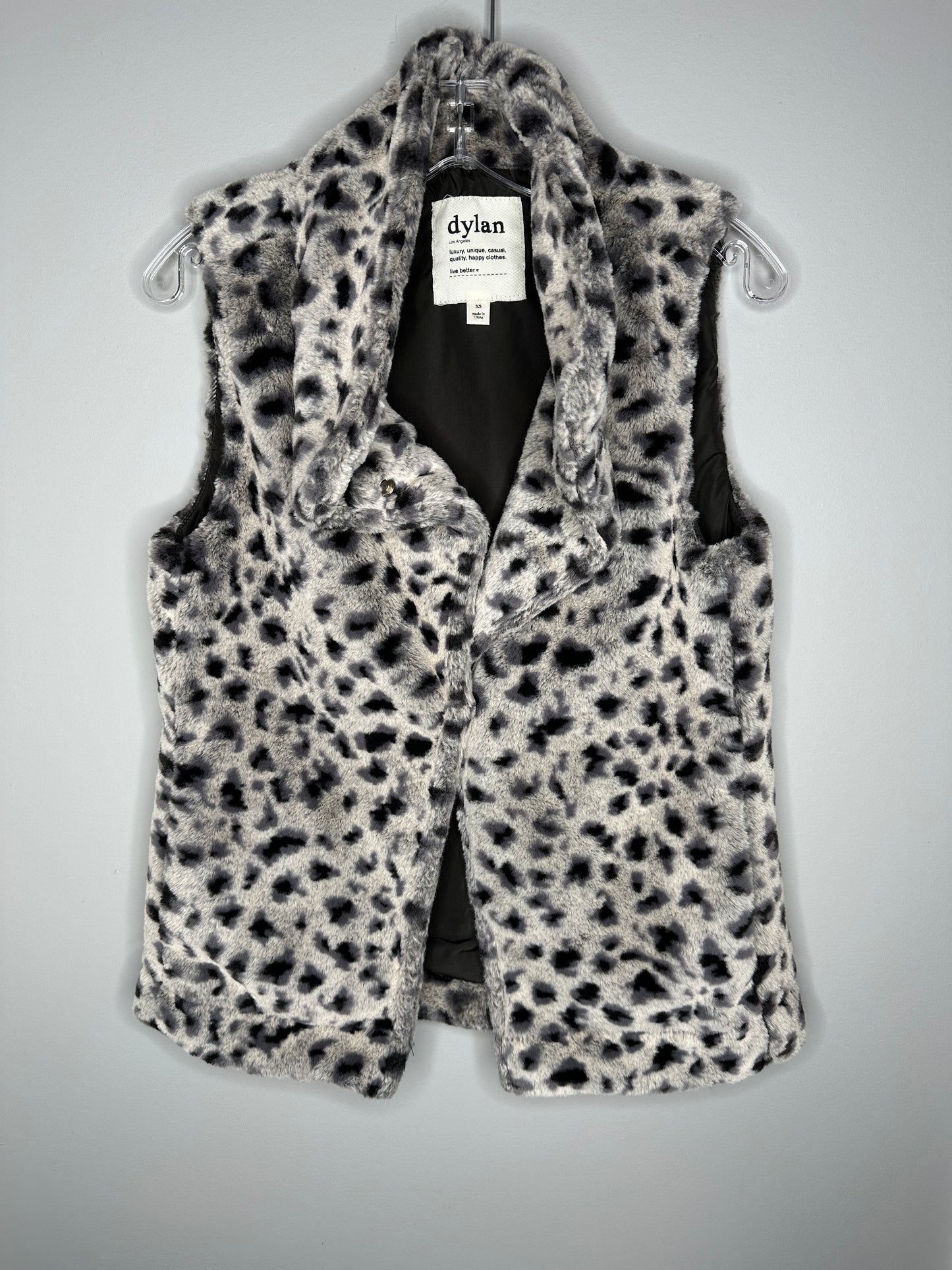 dylan Size XS Gray Leopard Snap Vest Animal Print Faux Fur Vest