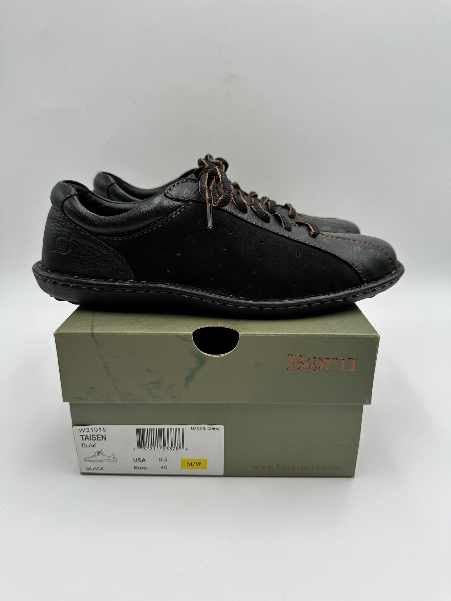 Born Women's Size 8.5 Black Taisen Lace-Up Oxford Shoes, W31015, new in orig box