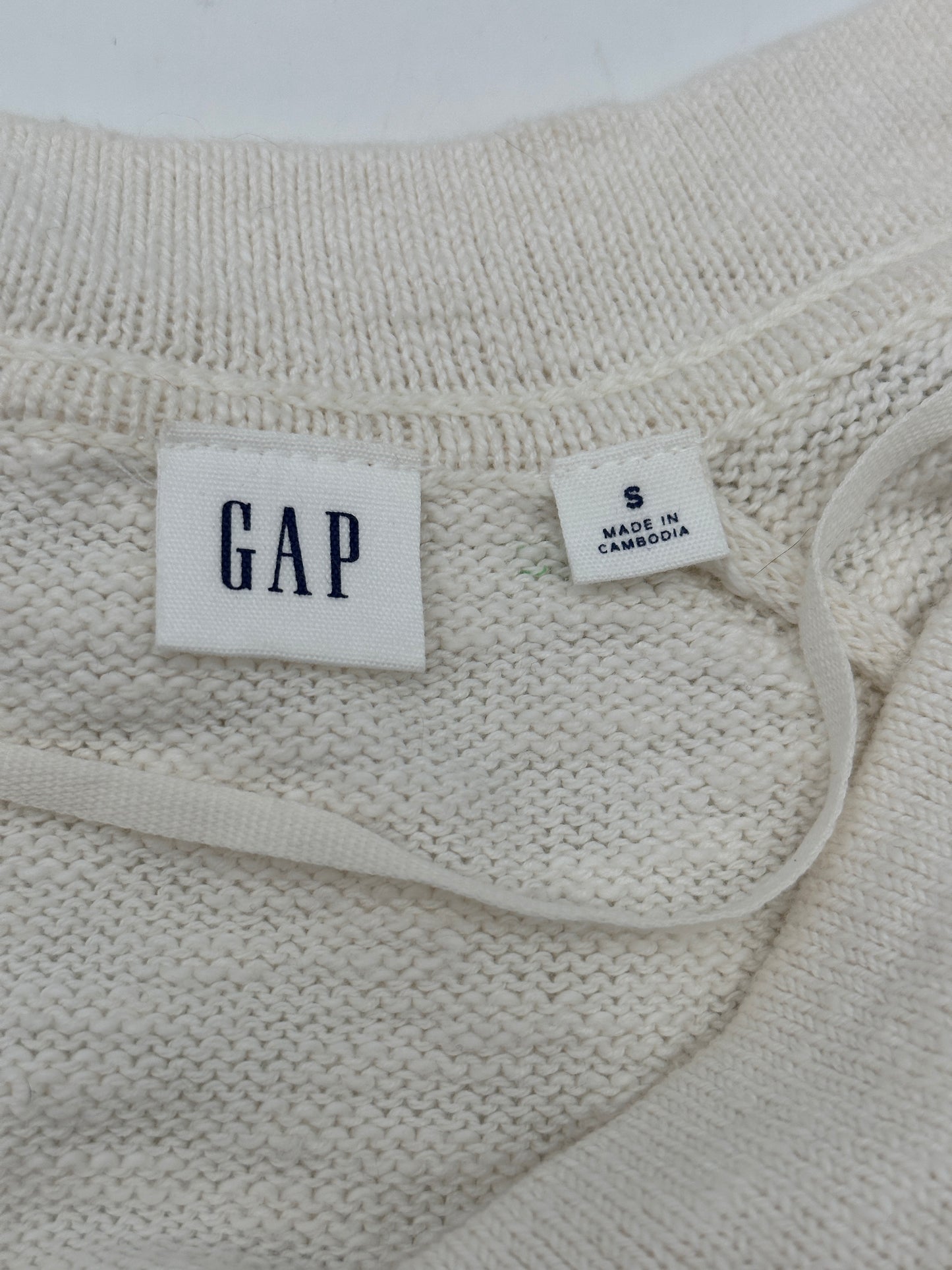 GAP Size S Winter White V-Neck Pullover Sweater