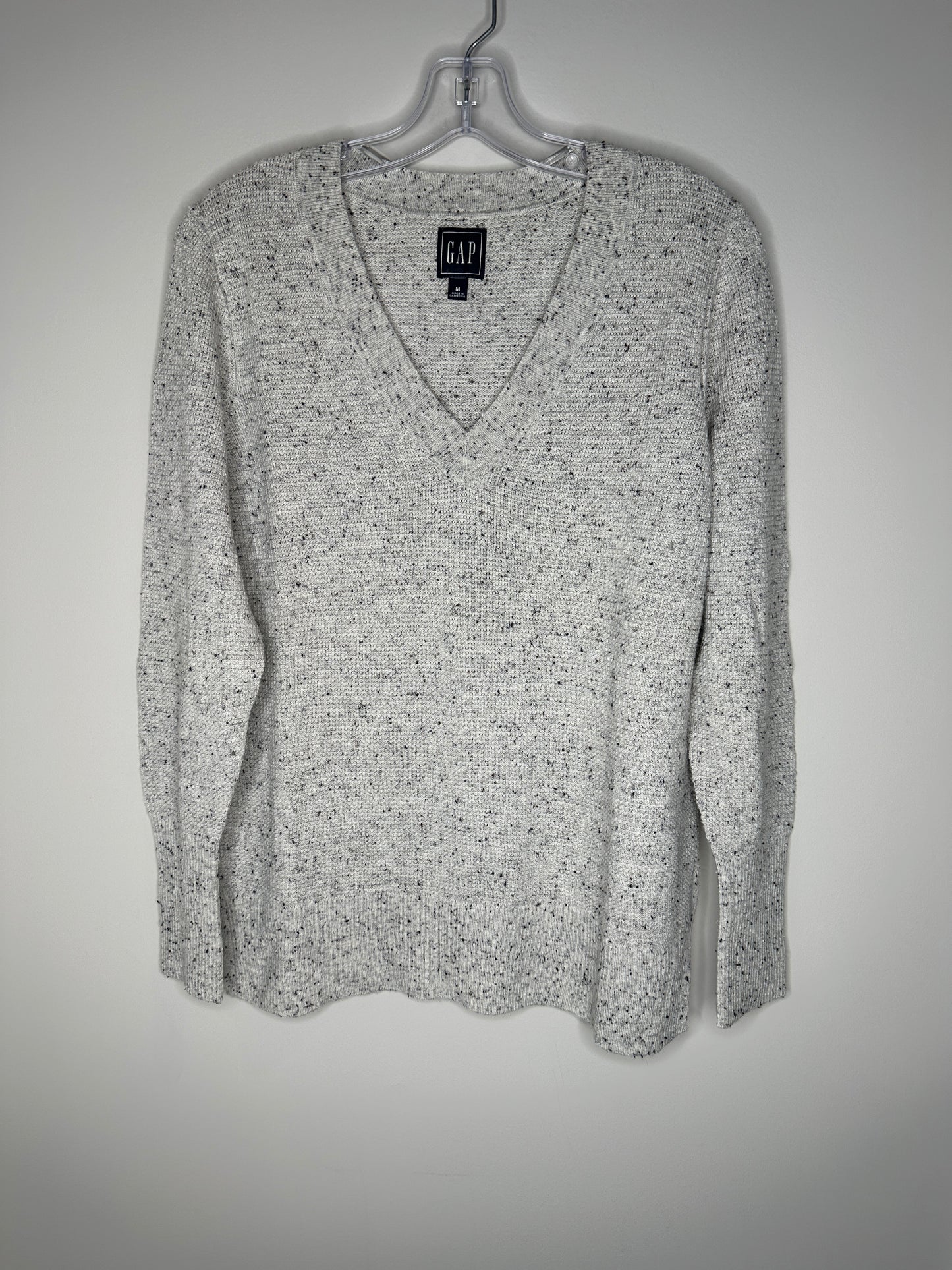 GAP Size M Light Gray w/Black Fleck V-Neck Sweater