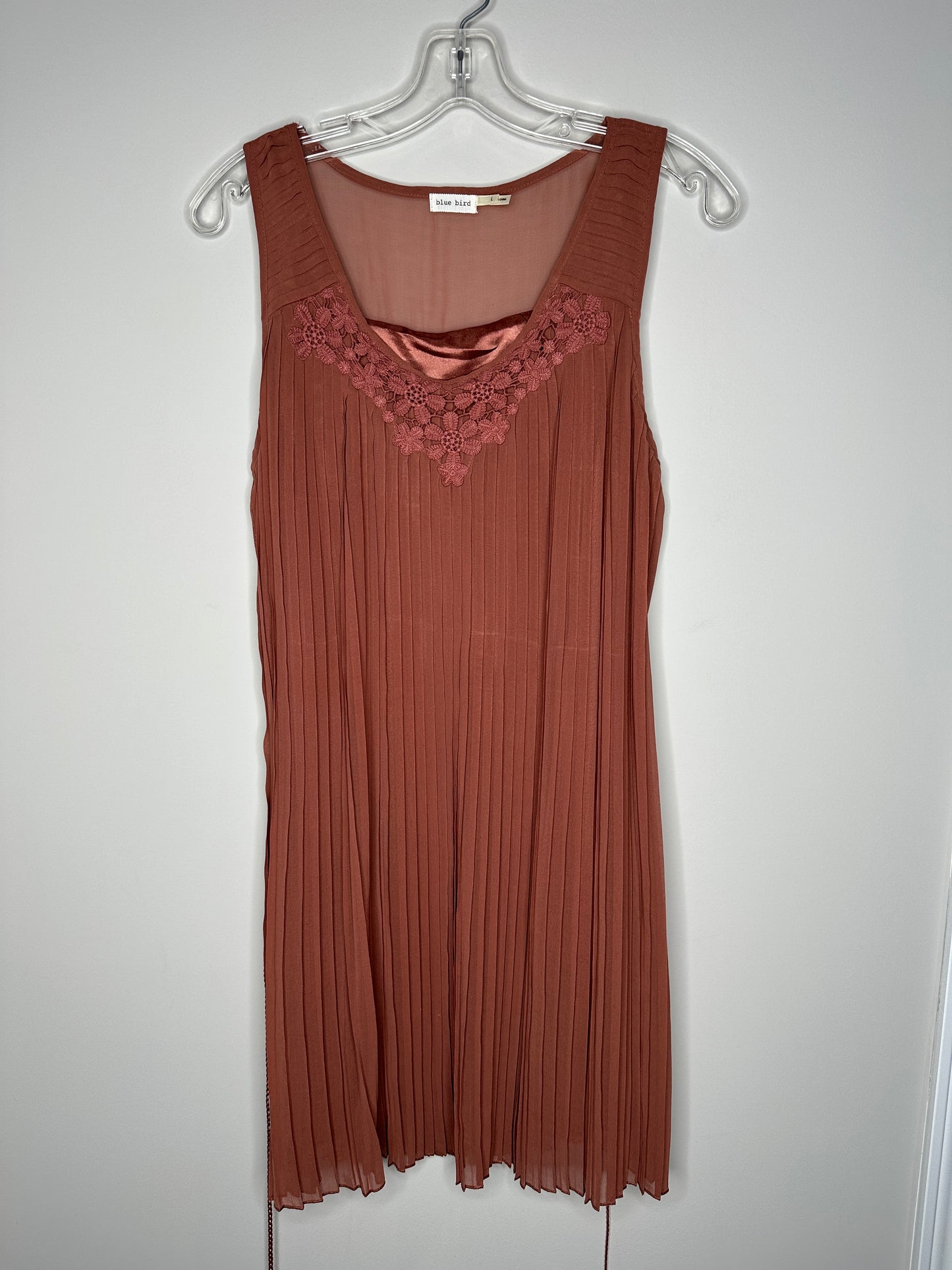 Blue Bird Size L Cinnamon-Colored Sleeveless Pleated Dress