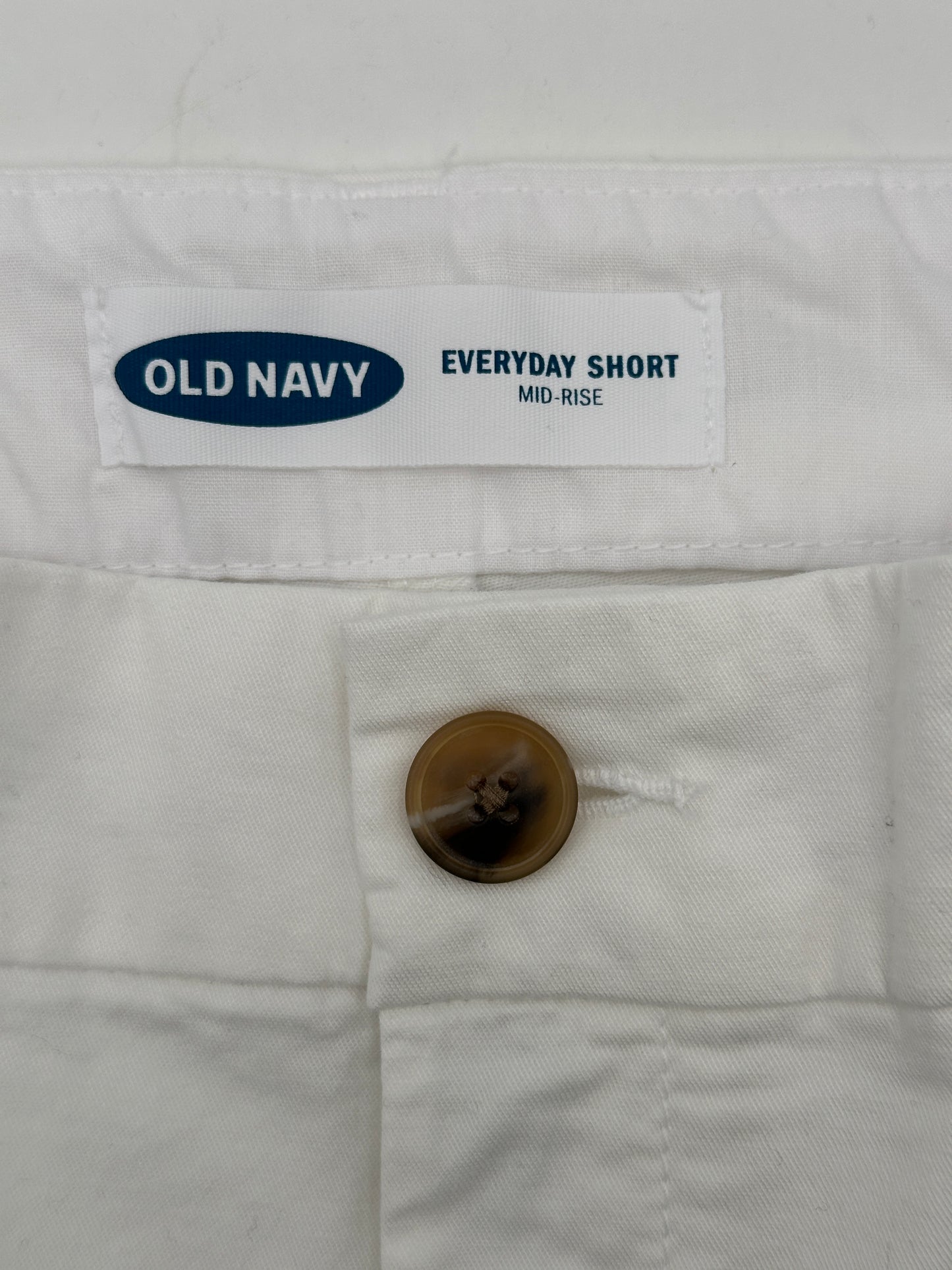Old Navy Size 10 White Mid-Rise Everyday Short Chino Shorts