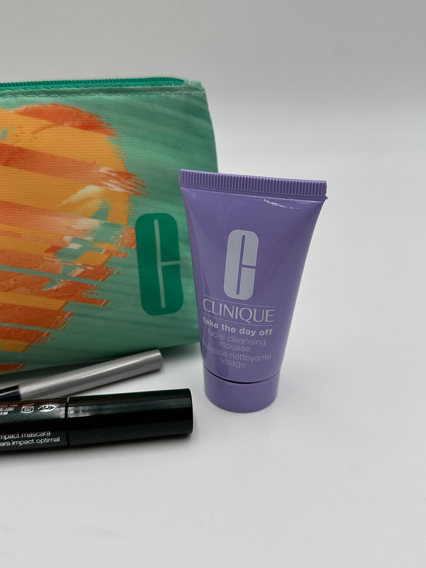 Clinique Green with Orange Heart Cosmetic Bag 4-Pc. Set, new/NWT