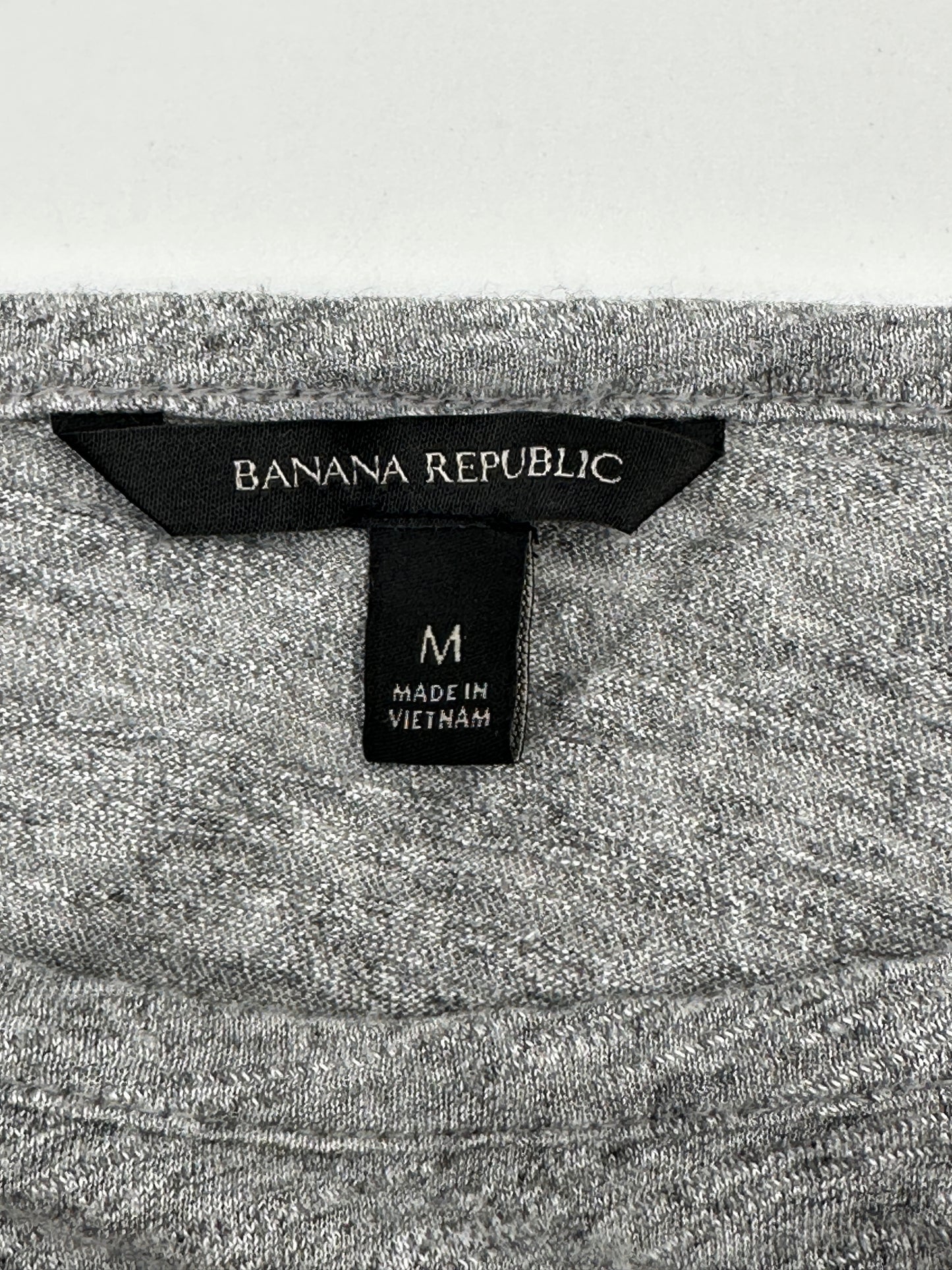 Banana Republic Size M Gray Short Sleeve Tee "Rain, Rain, Go Away" (runs large)