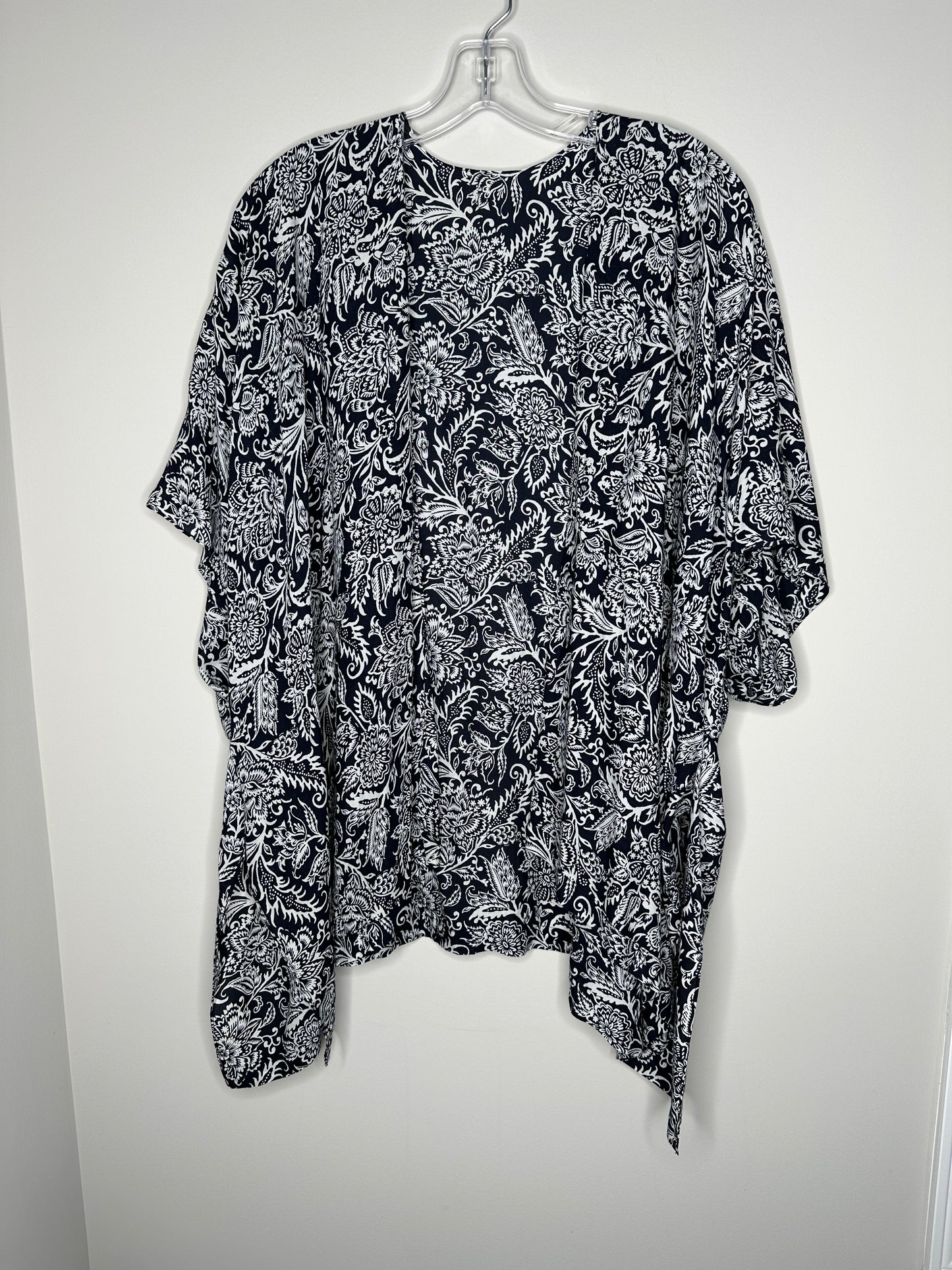 LOFT Size M/L Dark Navy & White Patterned Kimono-Like Top Jacket, EUC (runs large)