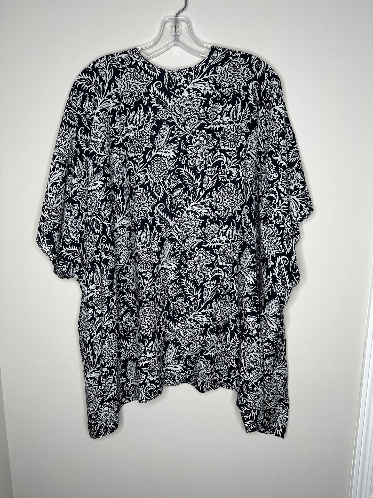 LOFT Size M/L Dark Navy & White Patterned Kimono-Like Top Jacket, EUC (runs large)