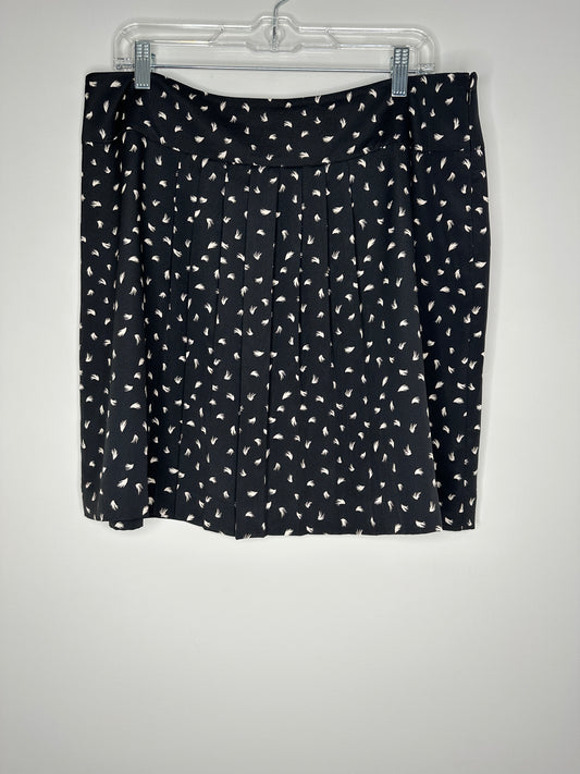 Ann Taylor LOFT Size 12 Black w/Cream Brush Strokes Pleated A-Line Knee Length Skirt, EUC