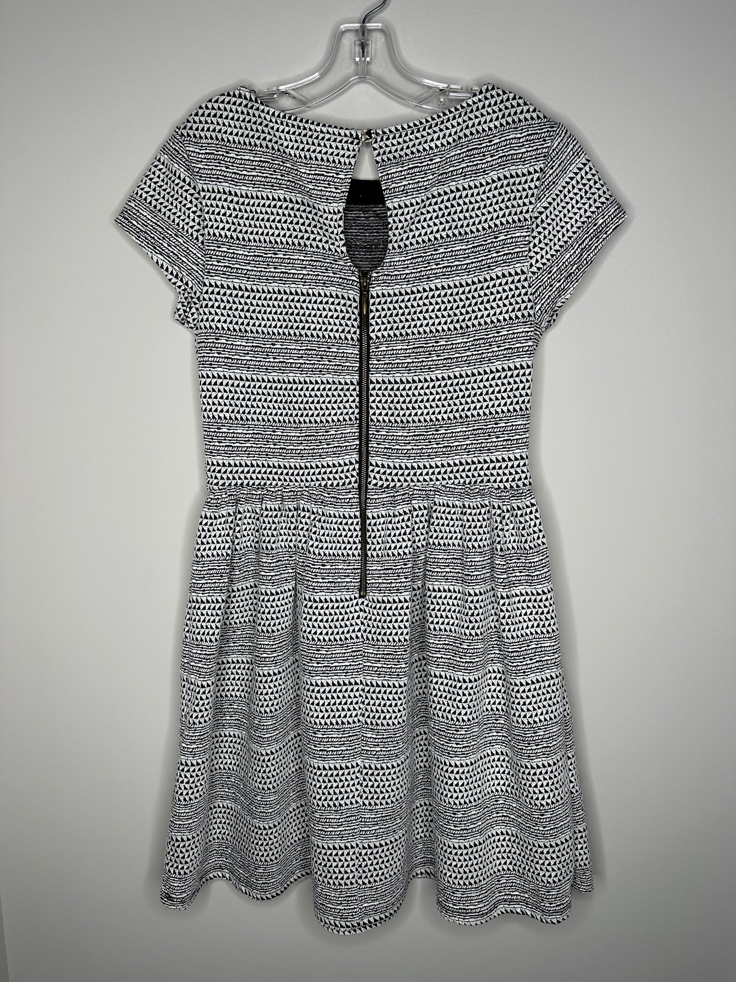 Xhilaration Size S Black & White Geometric Short Sleeve Tunic Dress, EUC