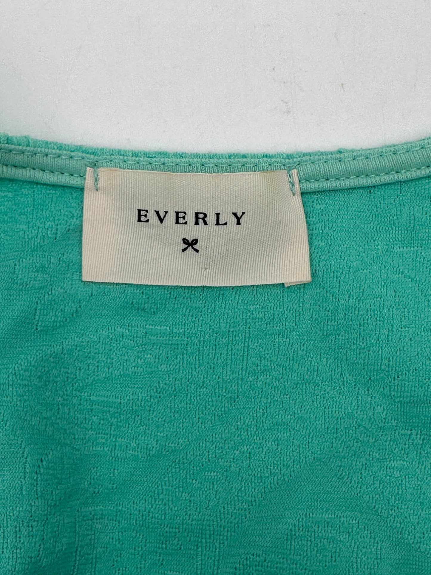 Everly Size S Mint Green Short Sleeve V-Neck Tunic Dress, EUC