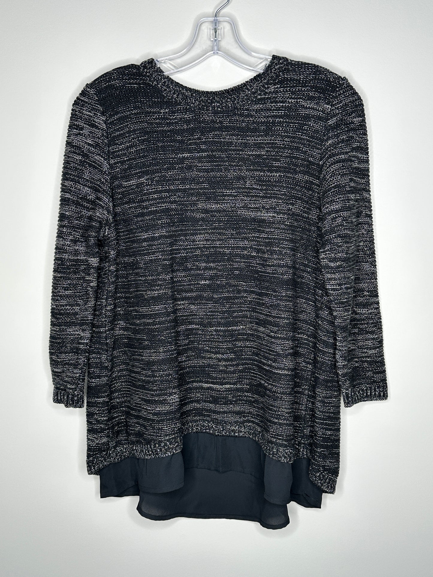 The Limited Size XS Black w/White 3/4 Sleeve Oversized Sweater